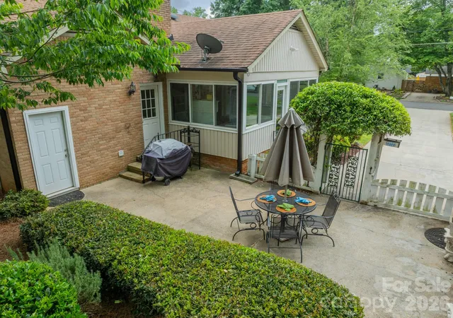 Photo 22 of Sale Pending at 5522 Sharon Rd, Charlotte, NC 28210 | MLS# 4389068 | Listing updated on 2026-06-06
