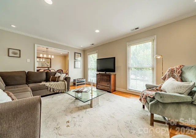 Photo 3 of Sale Pending at 5522 Sharon Rd, Charlotte, NC 28210 | MLS# 4389068 | Listing updated on 2026-06-06
