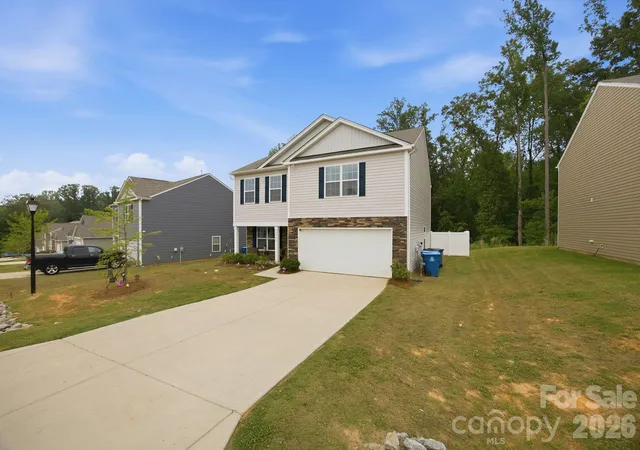 Photo 3 of Sale Pending at 2307 Meadow Strm Dr, Sherrills Ford, NC 28673 | MLS# 4389090 | Listing updated on 2026-09-13