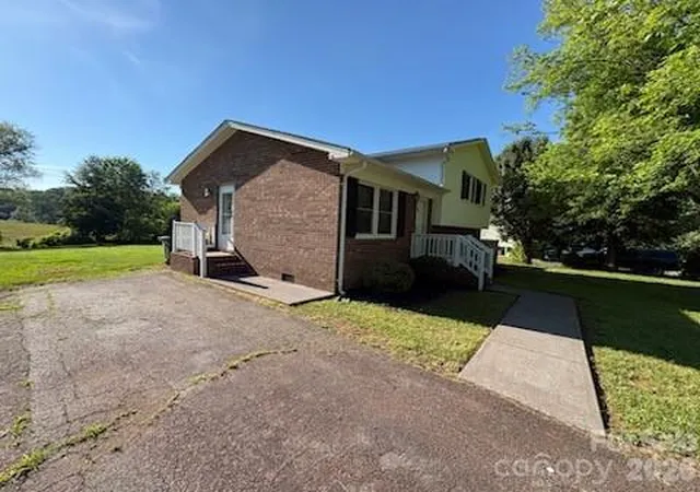 3rd image of 122 Wallace St, Boonville, NC 27011 | MLS# 4389117