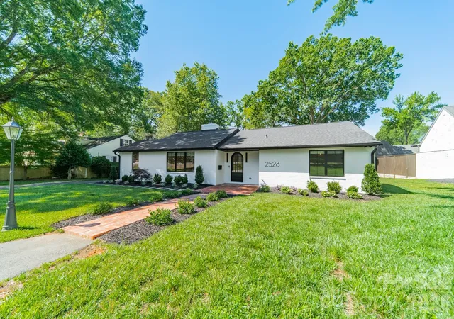 2nd image of 2528 Providence Rd, Charlotte, NC 28211 | MLS# 4389120