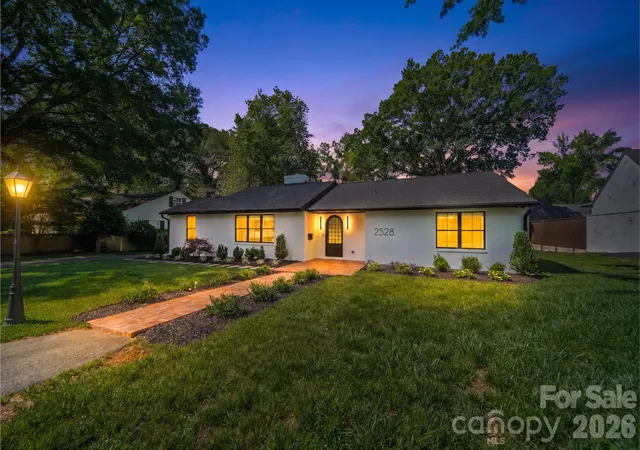47th image of 2528 Providence Rd, Charlotte, NC 28211 | MLS# 4389120