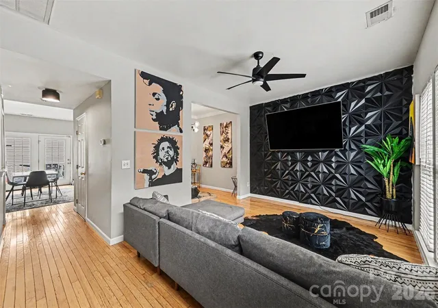 Photo 2 of Townhouse for sale at 10946 Garden Oaks Ln, Charlotte, NC 28273 | MLS# 4389129 | Listing updated on 2026-09-21