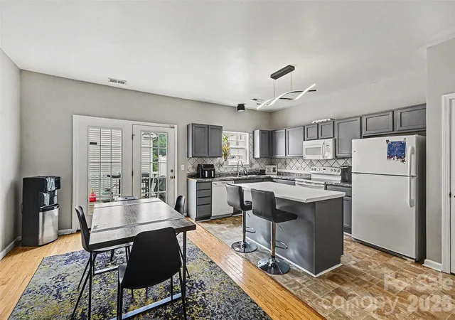 Photo 3 of Townhouse for sale at 10946 Garden Oaks Ln, Charlotte, NC 28273 | MLS# 4389129 | Listing updated on 2026-09-21