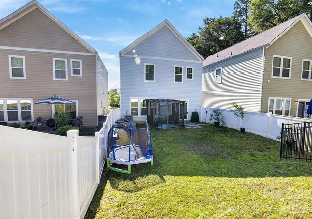 4th image of 548 Kingsway Cir, Charlotte, NC 28214 | MLS# 4389140