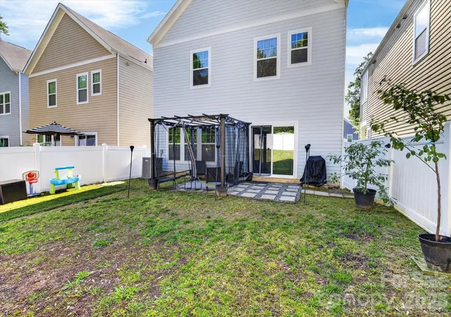 5th image of 548 Kingsway Cir, Charlotte, NC 28214 | MLS# 4389140