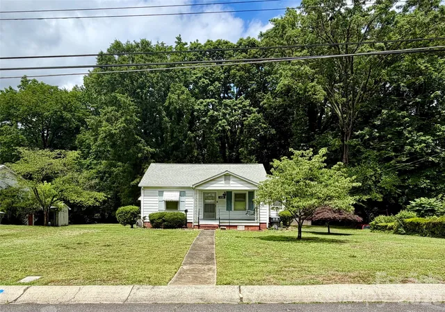 Photo 1 of Single family home for sale at 5057 Erickson Rd, Charlotte, NC 28208 | MLS# 4389142 | Listing updated on 2026-08-21