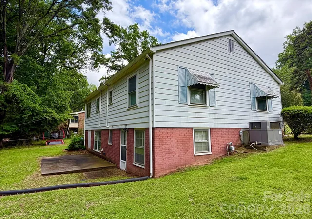 Photo 3 of Single family home for sale at 5057 Erickson Rd, Charlotte, NC 28208 | MLS# 4389142 | Listing updated on 2026-08-21