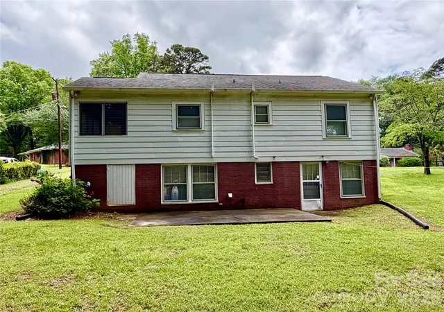 Photo 4 of Single family home for sale at 5057 Erickson Rd, Charlotte, NC 28208 | MLS# 4389142 | Listing updated on 2026-08-21