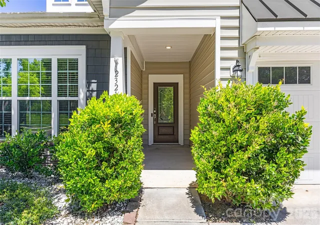 Photo 3 of Single family home for sale at 2321 Napa Valley Dr, Waxhaw, NC 28173 | MLS# 4389145 | Listing updated on 2026-09-17