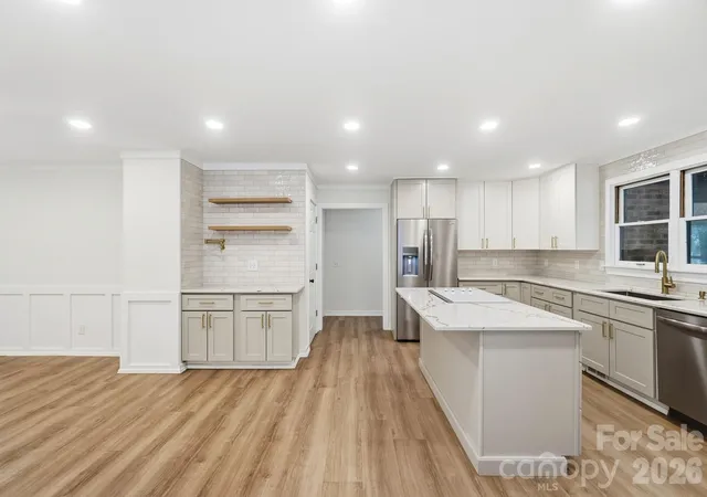 Photo 3 of Single family home for sale at 4020 Glen Hvn Dr Sw, Concord, NC 28027 | MLS# 4389147 | Listing updated on 2026-09-20