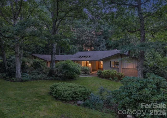 48th image of 115 Woodhaven Dr, Hendersonville, NC 28739 | MLS# 4389153