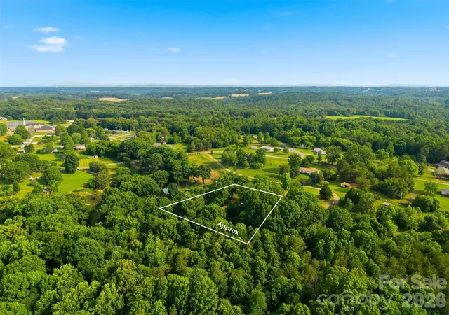 4th image of 4075 Mamas Garden Dr, Hickory, NC 28602 | MLS# 4389157