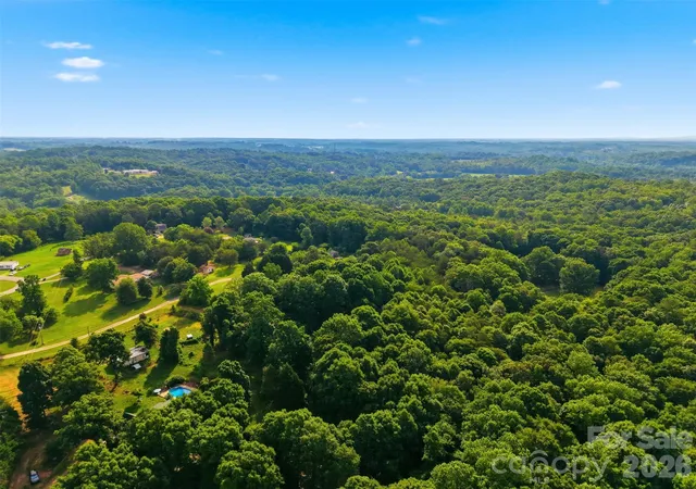 5th image of 4075 Mamas Garden Dr, Hickory, NC 28602 | MLS# 4389157