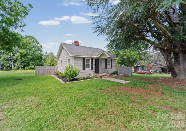 4th image of 1501 Highland Ave, Albemarle, NC 28001 | MLS# 4389169