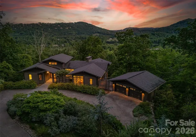 3rd image of 1121 Timberbluff Wy, Arden, NC 28704 | MLS# 4389216