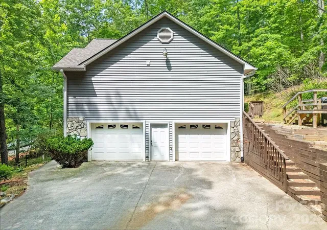 Homes for sale in Pisgah Forest, NC | 144 Lakeland Dr, Pisgah Forest, NC 28768 | MLS# 4389225