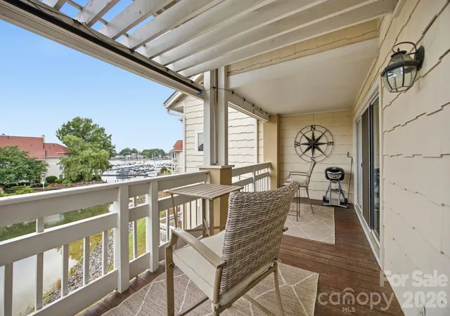 3rd image of 18009 Kings Pt Dr, Cornelius, NC 28031