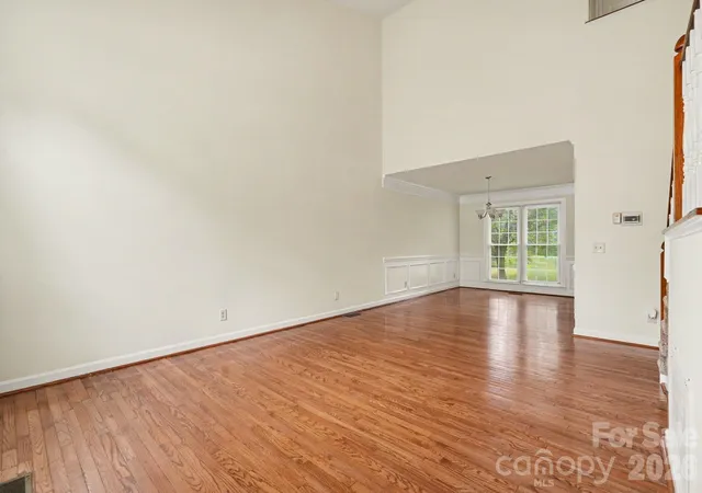 Photo 4 of Single family home for sale at 7104 Kinsmore Ln, Charlotte, NC 28269 | MLS# 4389282 | Listing updated on 2026-09-02