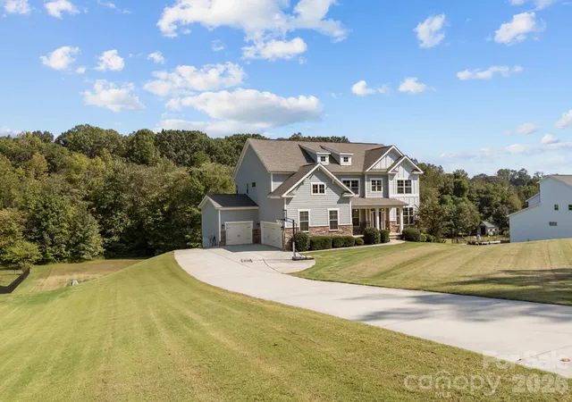 Photo 2 of Single family home for sale at 141 Rain Shadow Dr, Mooresville, NC 28115 | MLS# 4389349 | Listing updated on 2026-09-21