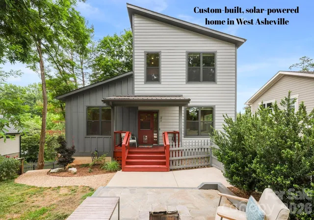 Photo 1 of Single family home for sale at 31 Lilac St, Asheville, NC 28806 | MLS# 4389371 | Listing updated on 2026-10-07