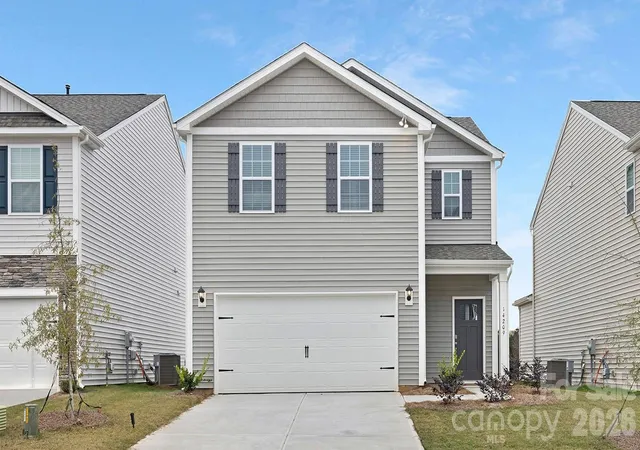 Photo 1 of Single family home for sale at 204 Hyder Ridge Rd, Asheville, NC 28804 | MLS# 4389389 | Listing updated on 2026-10-04