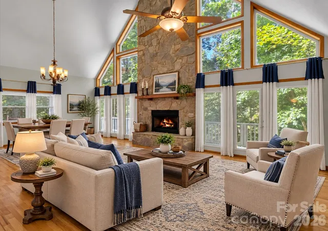 Photo 3 of Single family home for sale at 33 Buttercup Pl, Maggie Valley, NC 28751 | MLS# 4389398 | Listing updated on 2026-10-15