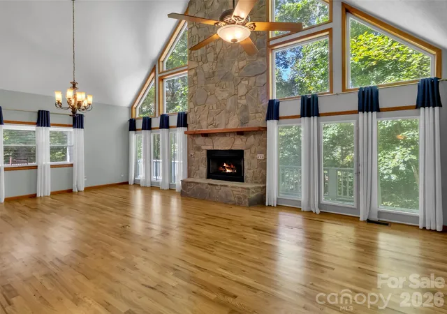 Photo 4 of Single family home for sale at 33 Buttercup Pl, Maggie Valley, NC 28751 | MLS# 4389398 | Listing updated on 2026-10-15