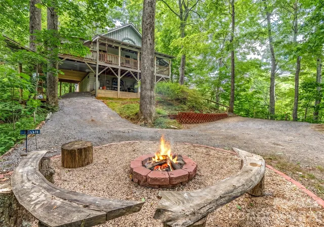 2nd image of 520 Patricia Rd, Black Mountain, NC 28711 | MLS# 4389417