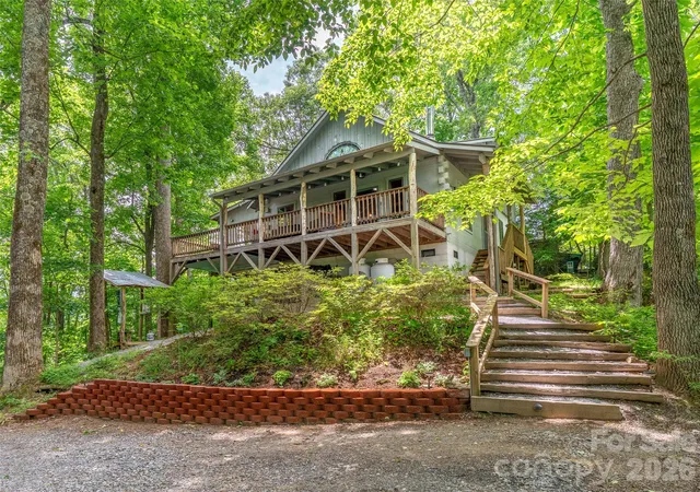 3rd image of 520 Patricia Rd, Black Mountain, NC 28711 | MLS# 4389417