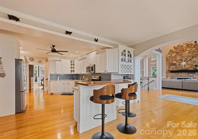 Photo 3 of Single family home for sale at 9 Perrion Ave, Weaverville, NC 28787 | MLS# 4389434 | Listing updated on 2026-09-21