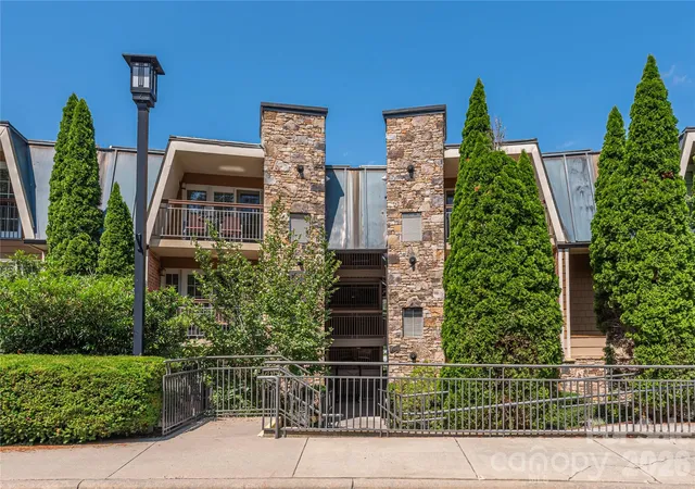 4th image of 222 Bowling Park Rd, Asheville, NC 28803 | MLS# 4389435