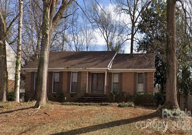 Photo 1 of Single family home for sale at 7010 Ludwig Dr, Charlotte, NC 28215 | MLS# 4389475 | Listing updated on 2026-09-17