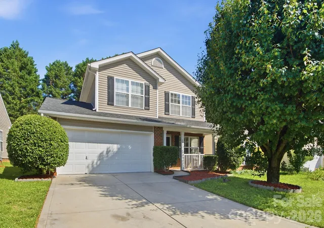 Photo 1 of Single family home for sale at 1135 Stonehenge Ln, Charlotte, NC 28216 | MLS# 4389525 | Listing updated on 2026-09-16