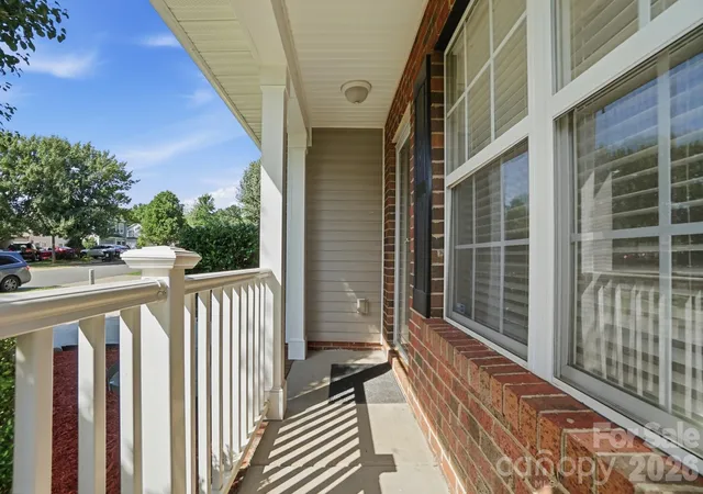 Photo 3 of Single family home for sale at 1135 Stonehenge Ln, Charlotte, NC 28216 | MLS# 4389525 | Listing updated on 2026-09-16