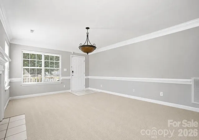 Photo 4 of Single family home for sale at 1135 Stonehenge Ln, Charlotte, NC 28216 | MLS# 4389525 | Listing updated on 2026-09-16