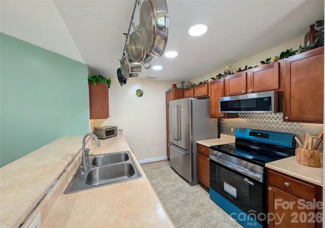 5th image of 65 Foxden Dr #201, Fletcher, NC 28732 | MLS# 4389530