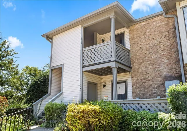 image of 5870 Harris Grove Ln, Charlotte, NC 28212 | MLS# 4389535