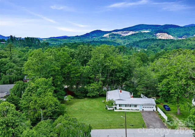 Homes for sale in Spruce Pine, NC | 44 Hemlock Ave, Spruce Pine, NC 28777 | MLS# 4389574