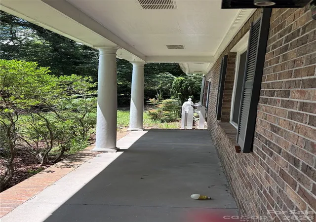 Homes for sale in Hendersonville, NC | 132 Haynes St, Hendersonville, NC 28791 | MLS# 4389593