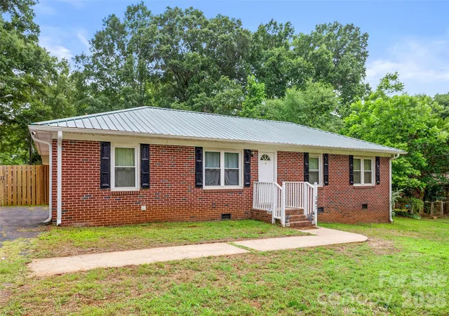 Homes for sale in Chester, SC | 107 Hardin St, Chester, SC 29706 | MLS# 4389609