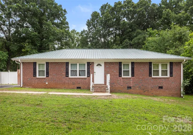 Homes for sale in Chester, SC | 107 Hardin St, Chester, SC 29706 | MLS# 4389609