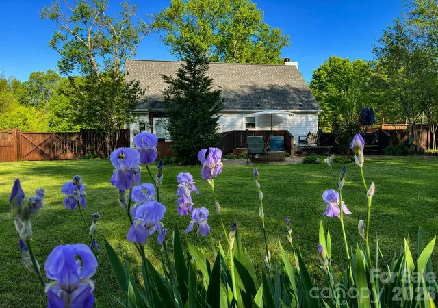 3rd image of 7506 Lancashire Dr, Mint Hill, NC 28227 | MLS# 4389641