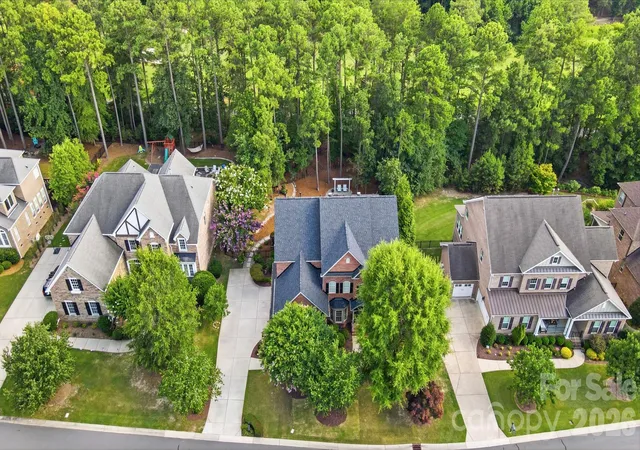 Photo 3 of Single family home for sale at 16601 Doves Cyn Ln, Charlotte, NC 28278 | MLS# 4389644 | Listing updated on 2026-09-27