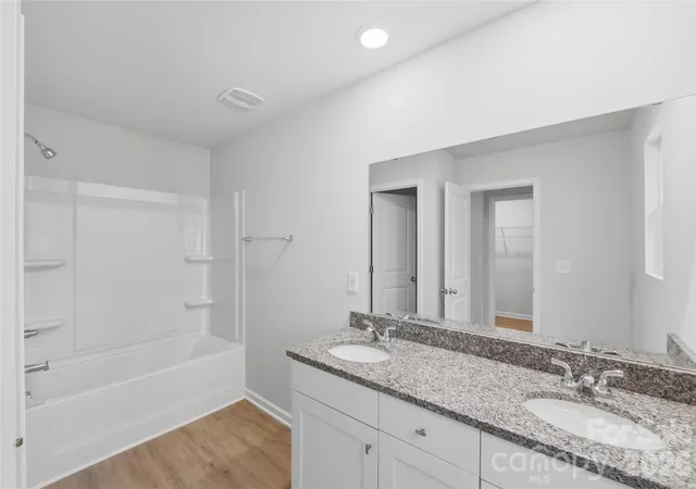 Photo 4 of Single family home for sale at 236 Landers Chapel Rd, Lincolnton, NC 28092 | MLS# 4389655 | Listing updated on 2026-09-30