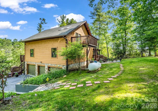 Homes for sale in Spruce Pine, NC | 247 Woods Rd, Spruce Pine, NC 28777 | MLS# 4389660