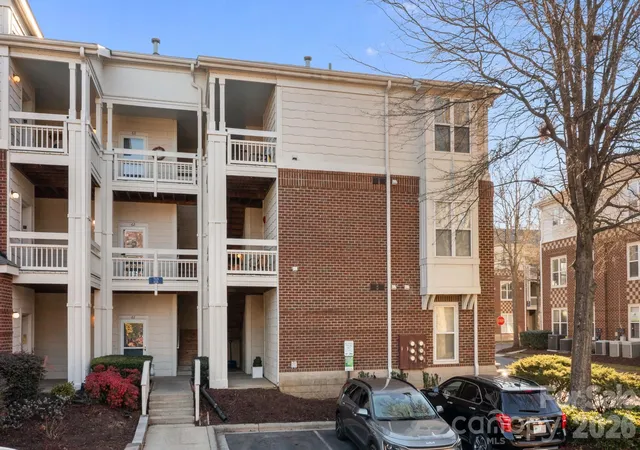 3rd image of 713 Ne Dr, Davidson, NC 28036