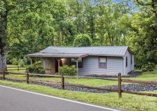 Photo 33 of Single family home for sale at 5513 Old Linville Rd, Marion, NC 28752 | MLS# 4389677 | Listing updated on 2026-08-11