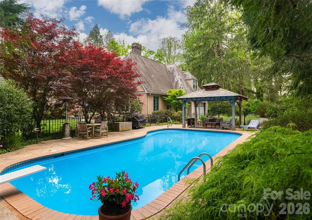 Photo 2 of Mansion for sale at 334 Vanderbilt Rd, Asheville, NC 28803 | MLS# 4389681 | Listing updated on 2026-09-19