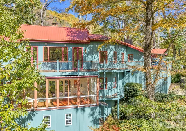 Photo 4 of Single family home for sale at 1590 Shulls Ml Rd, Boone, NC 28607 | MLS# 4389715 | Listing updated on 2026-10-20